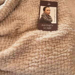 Infinity scarf